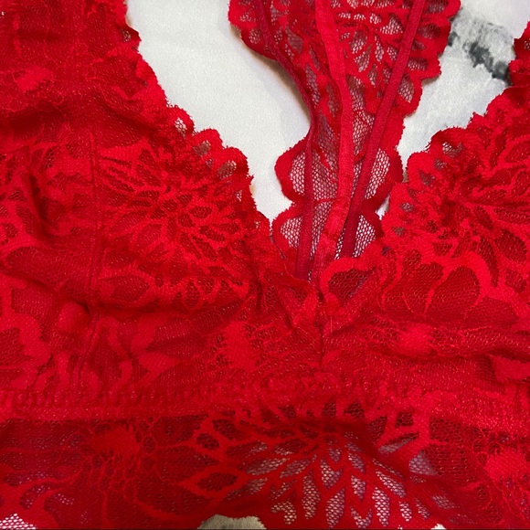 Red Lace Racerback Bralette - Picture 3 of 6